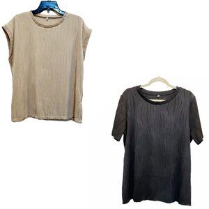 Wavy Textured Tops | Set of 2 | Light Beige & Black | Crewneck | Short Sleeves